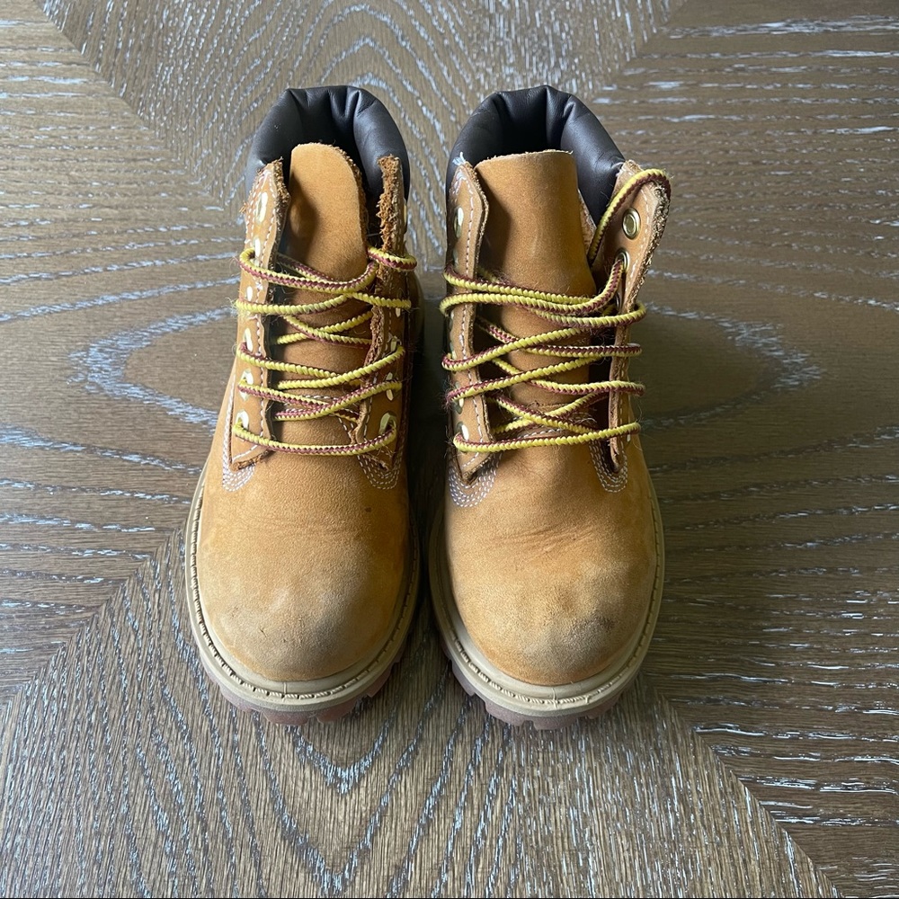 Timberland 6" Kids Wheat Brown Boots Size 9M